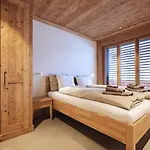 Apartment Secret Place 1st Floor With Jacuzzi